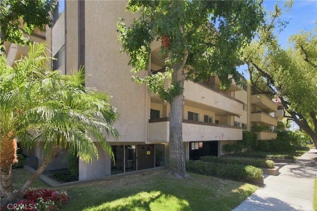 2386 E Del Mar Boulevard 111 — photo