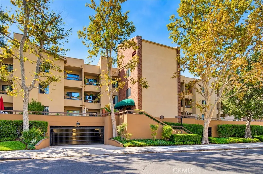 460 Oak Street Unit 215 — photo