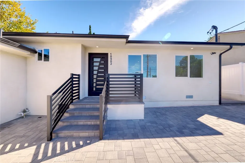 10902 Tujunga Canyon, Tujunga, CA 91042 — photo 3