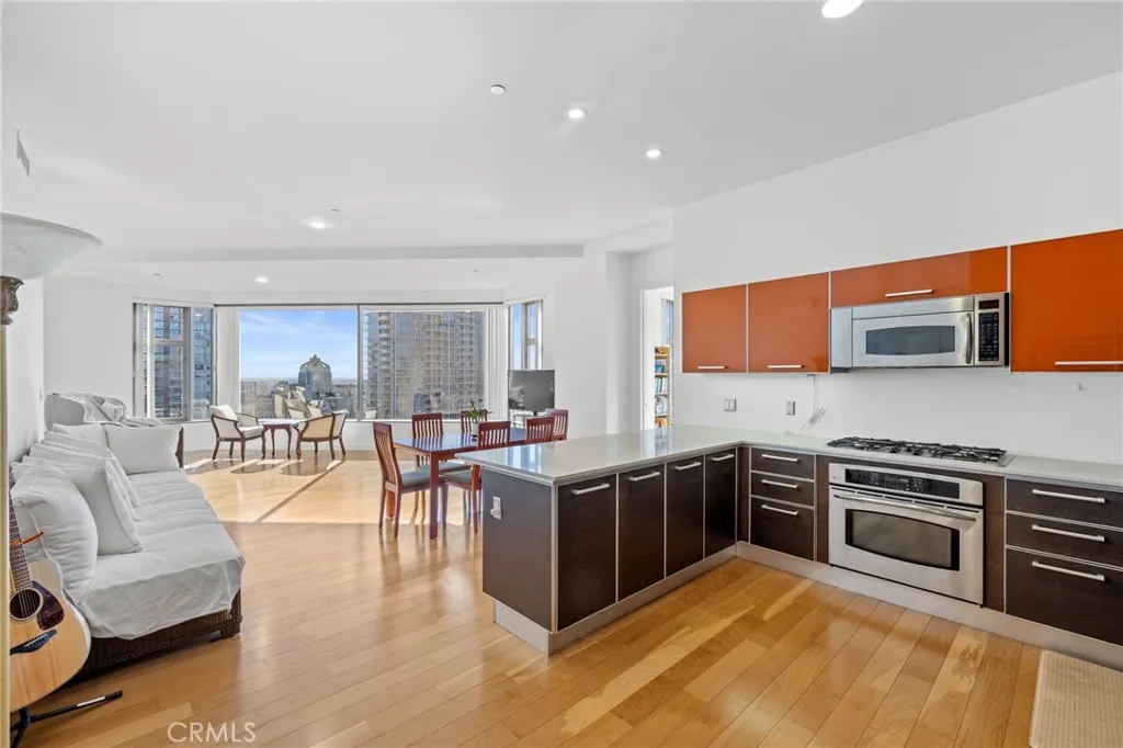 801 S Grand Unit 1611 — photo