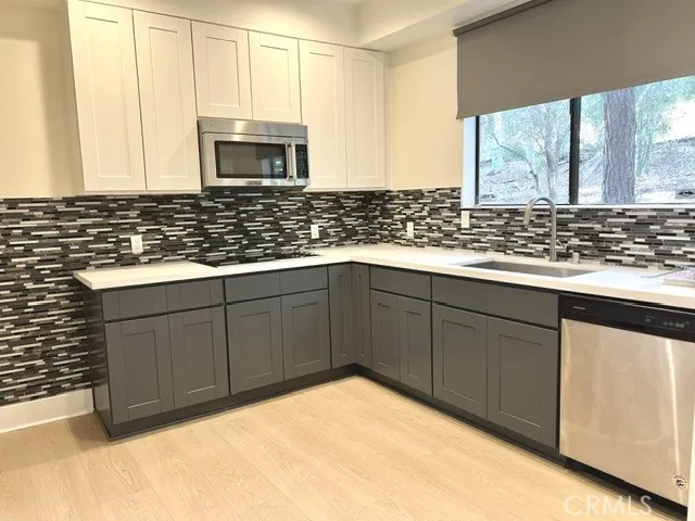 3480 Barham Unit 124 — photo