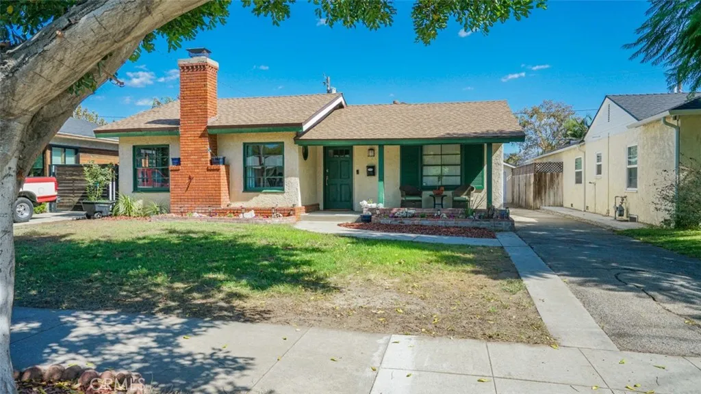 330 S Griffith Park Drive — photo