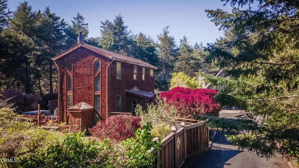 10360 Gary Lane — photo