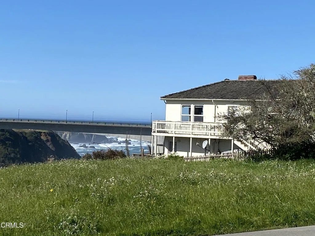 300 N Harbor Drive — photo