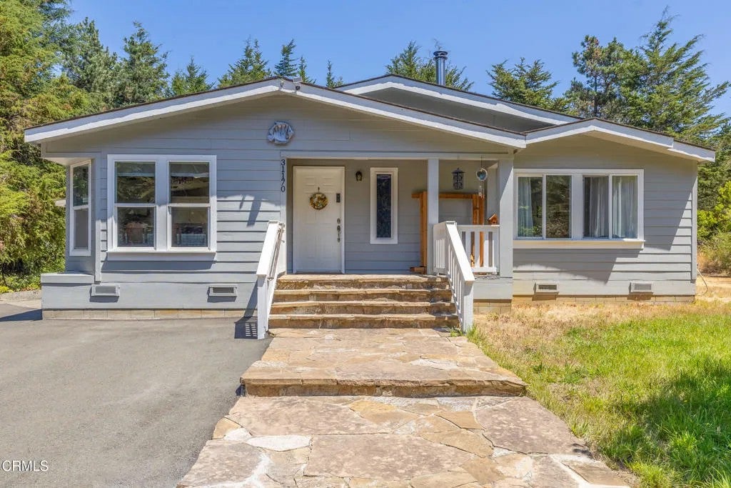 31170 Thomas Lane — photo