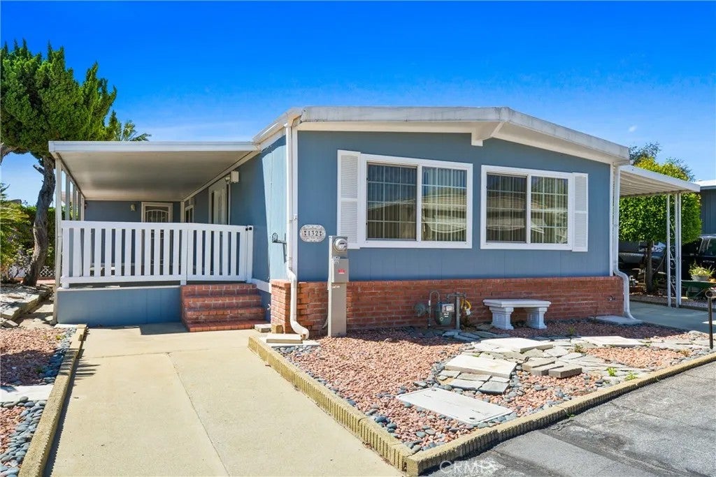 3530 Damien 132 — photo