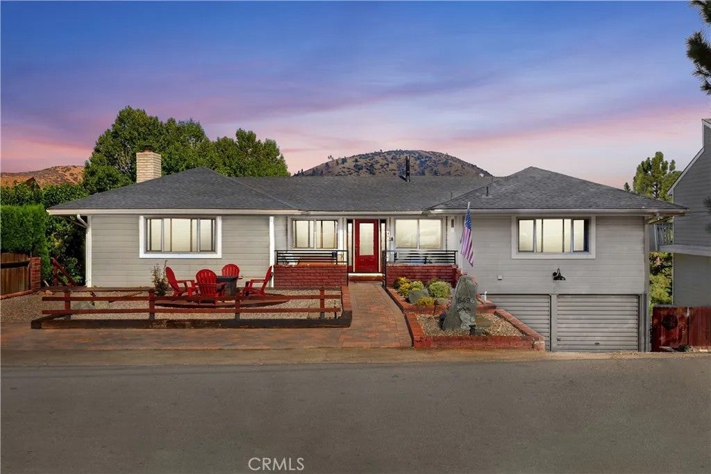 5495 Summit Drive — photo