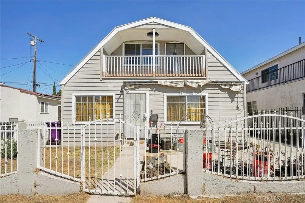 1211 E Leigh Court — photo