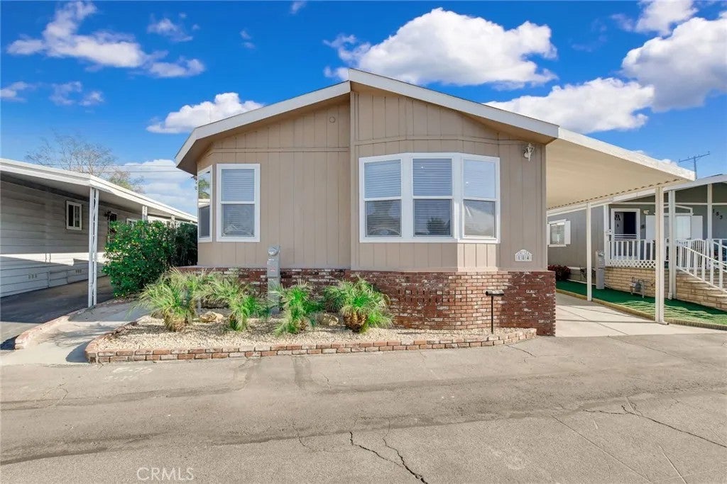 3530 Damien 184 — photo