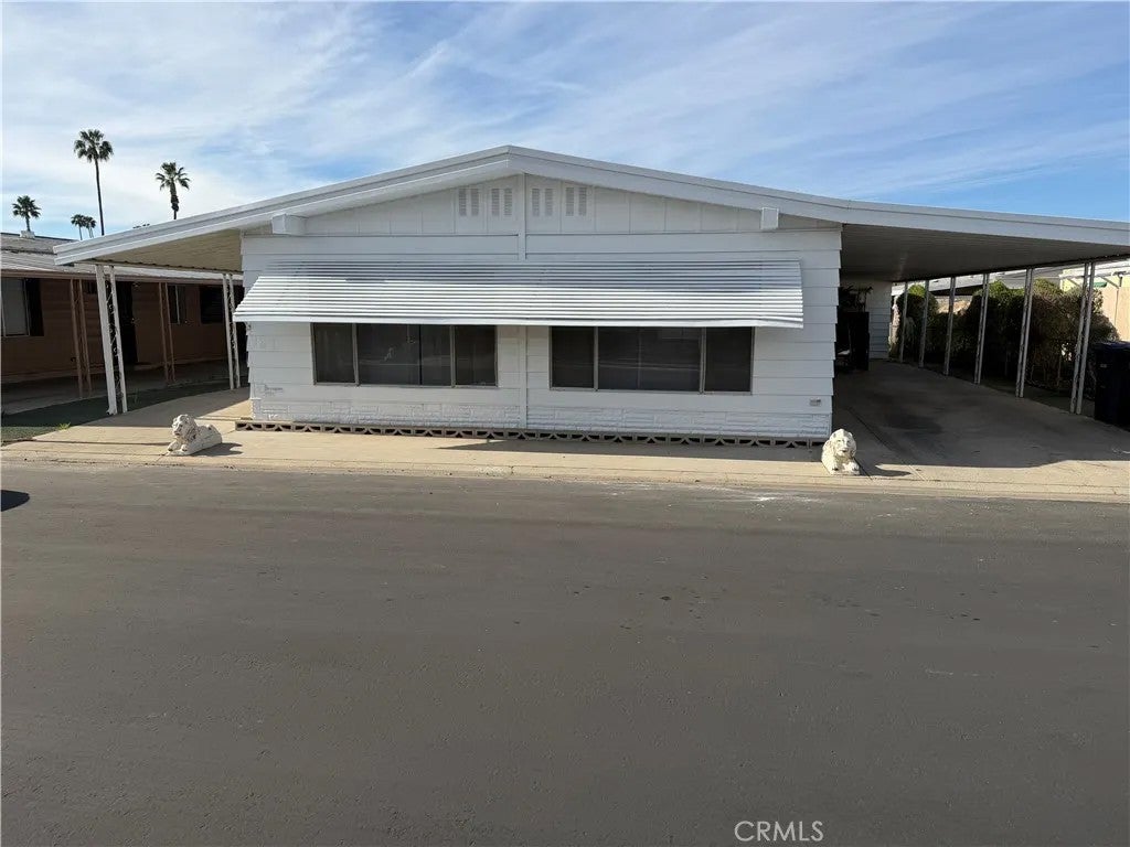 601 N Kirby 227 — photo