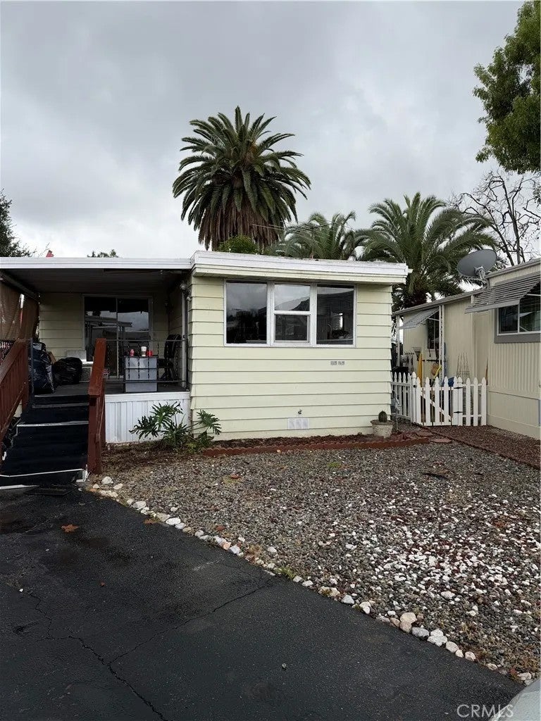 301 E Foothill 6 — photo