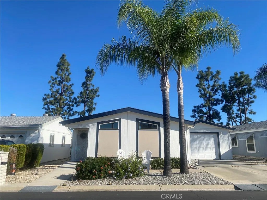 1250 N Kirby 132 — photo