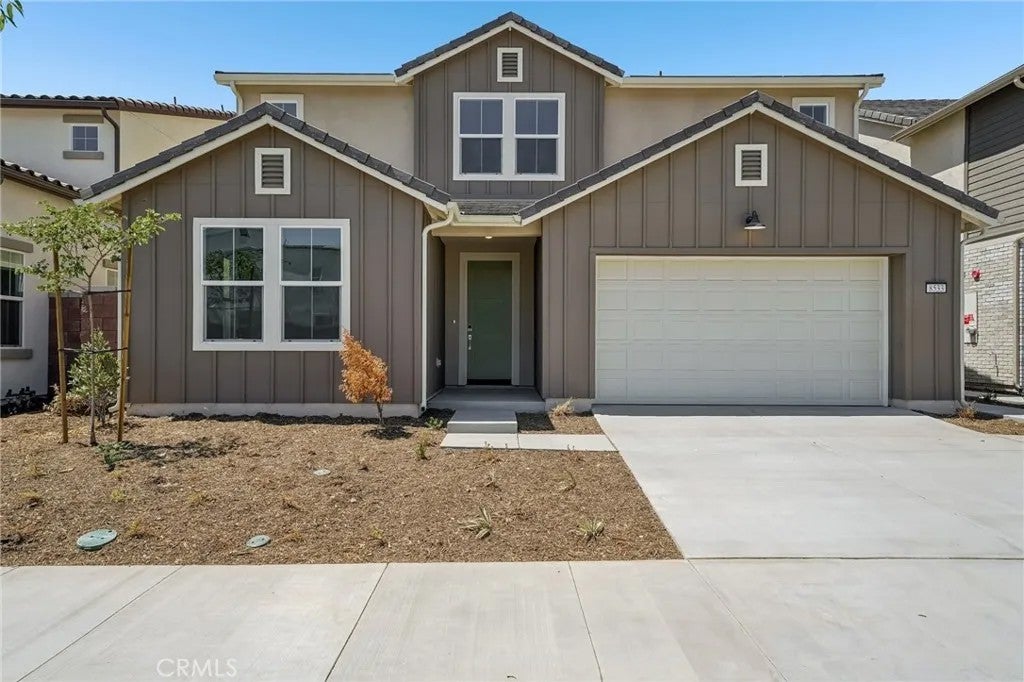 8533 Tamarack Street — photo