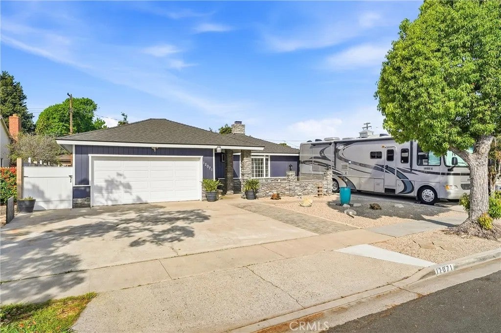 12071 Diane Street — photo
