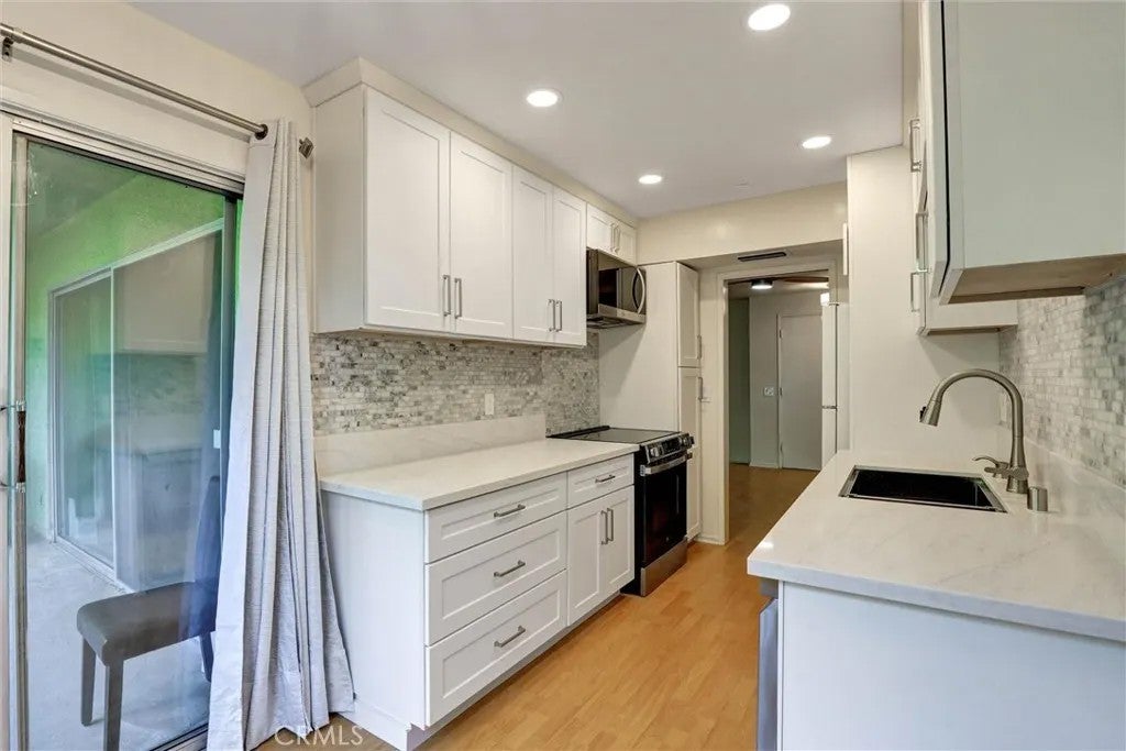 1301 S Atlantic Boulevard 425B — photo
