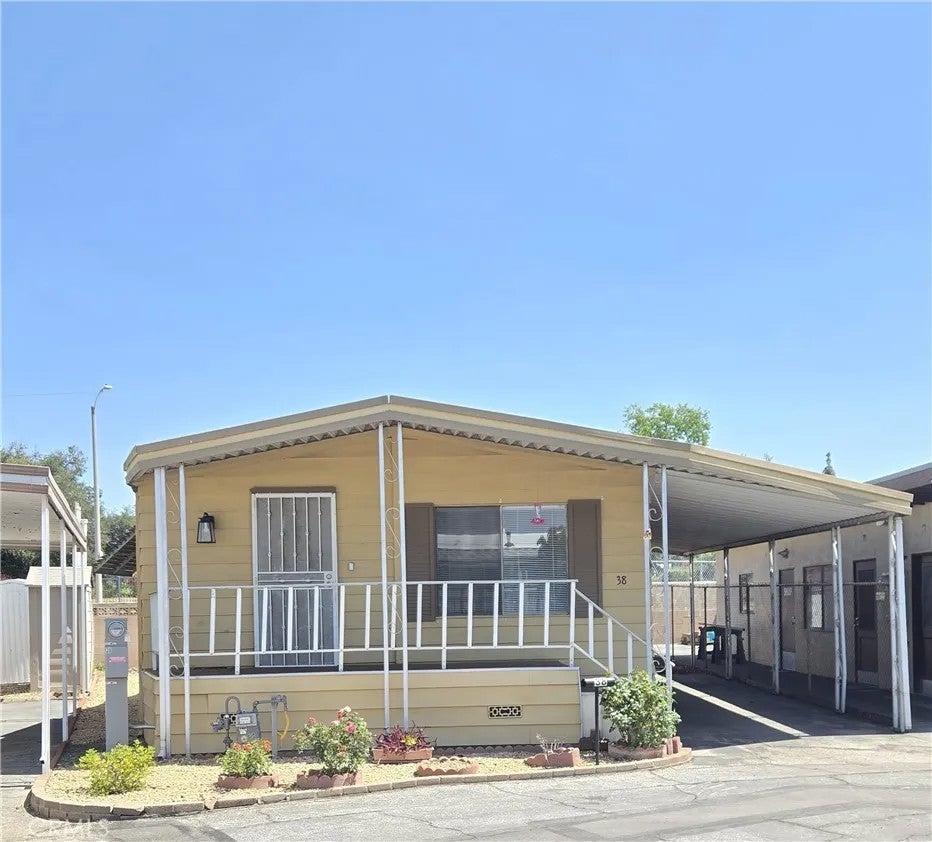 840 E Foothill Blvd East 38 — photo