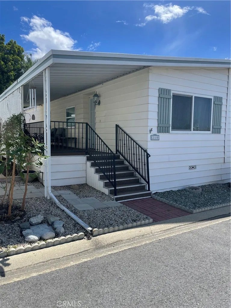 3800 Bradford 210 — photo
