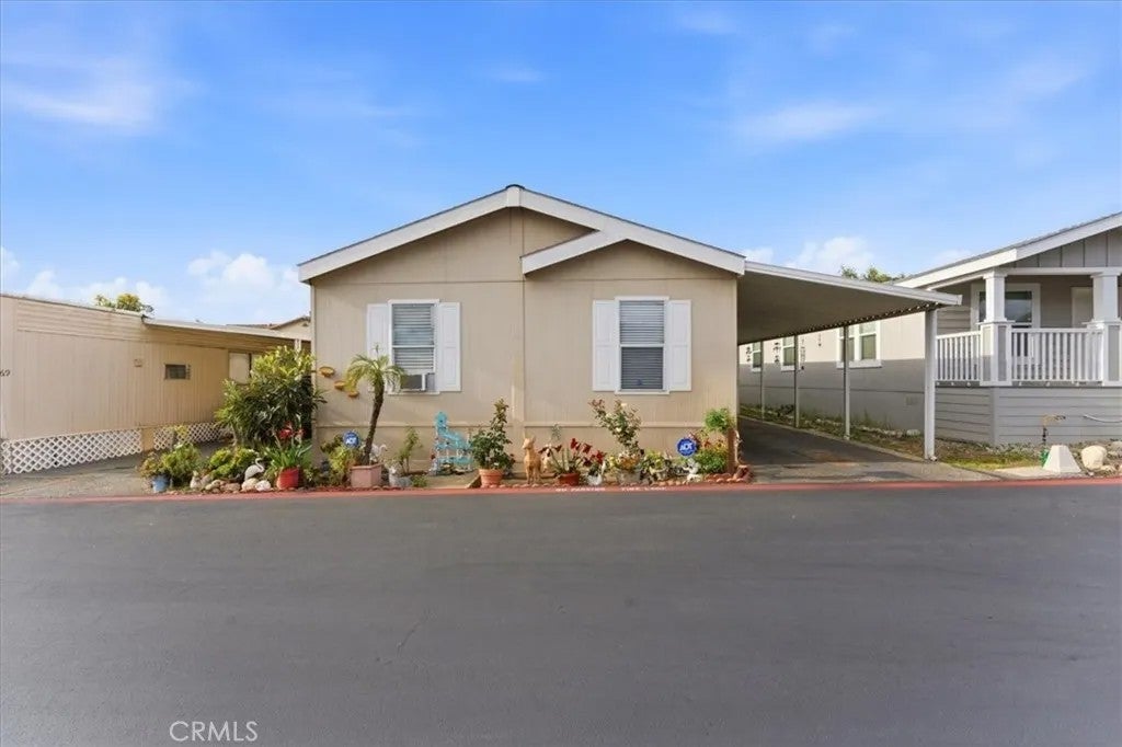 8389 Baker 68 — photo