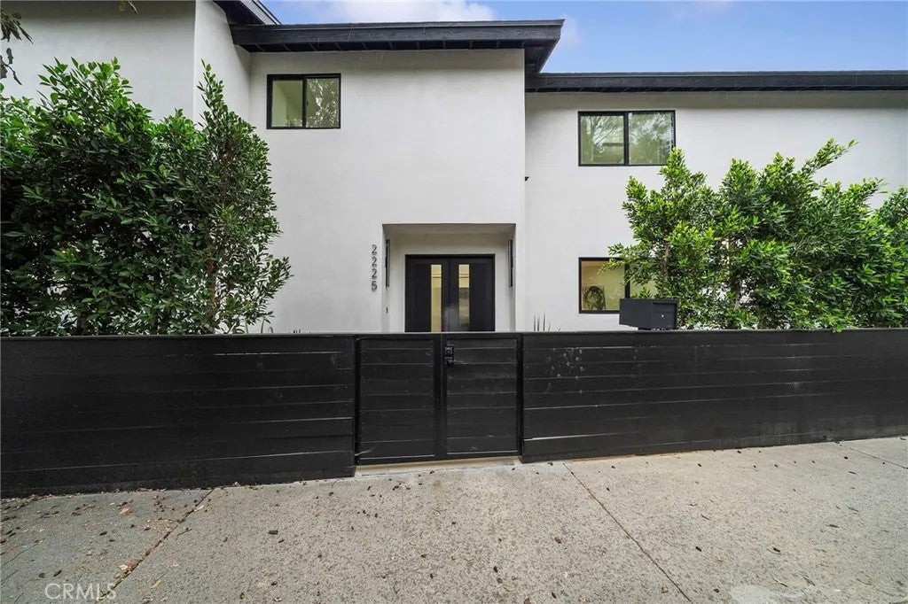 2225 Shoredale — photo