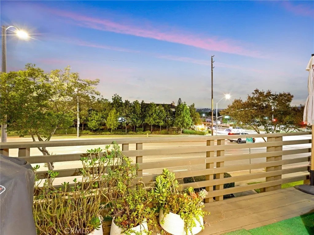 1200 W Lambert 44 — photo
