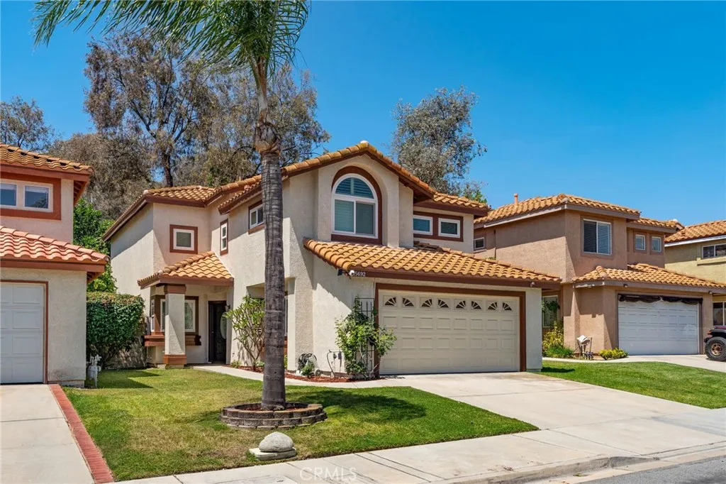 15692 Altamira — photo
