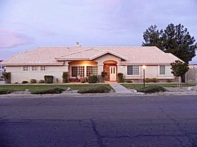 12515 Tamarisk — photo