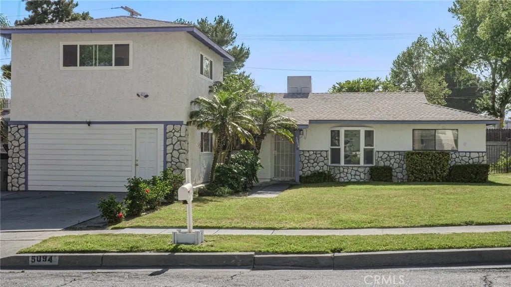5094 N Crescent Street — photo