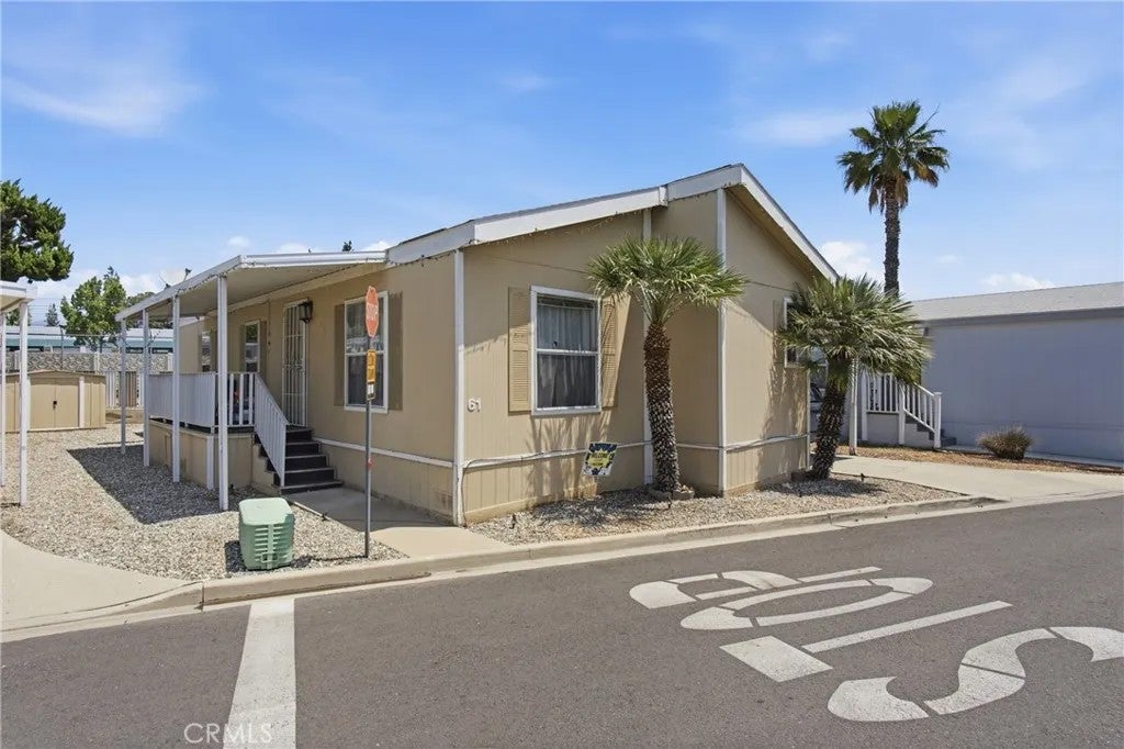 2755 Arrow 61 — photo