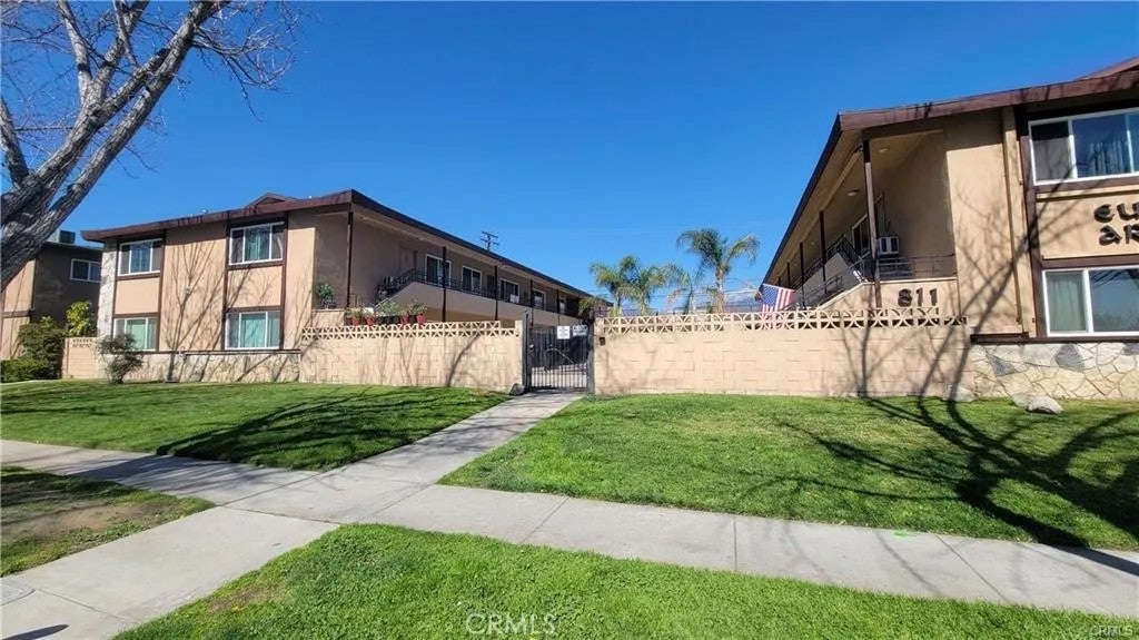 811 Orchid Court J — photo