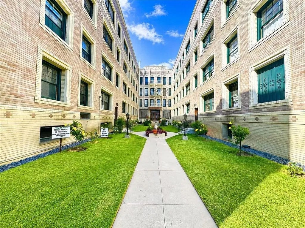 2121 James M Wood Boulevard 411 — photo