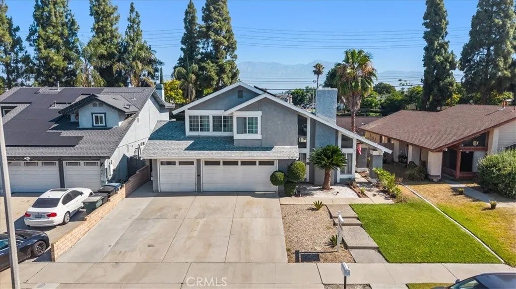 1445 E Bermuda Dunes — photo