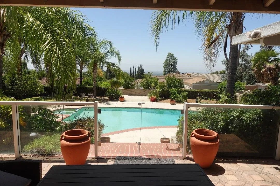 2534 E Vista — photo