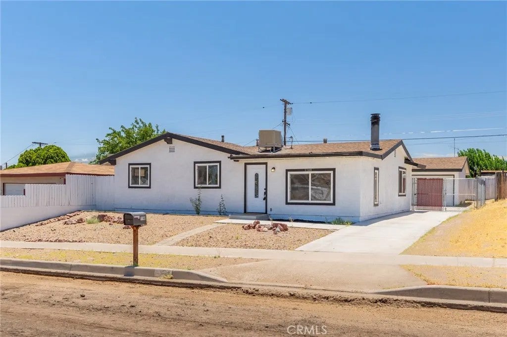 1148 E Virginia Way — photo
