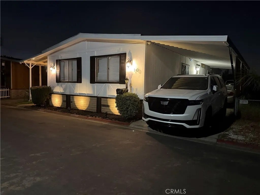 4139 Paramount — photo