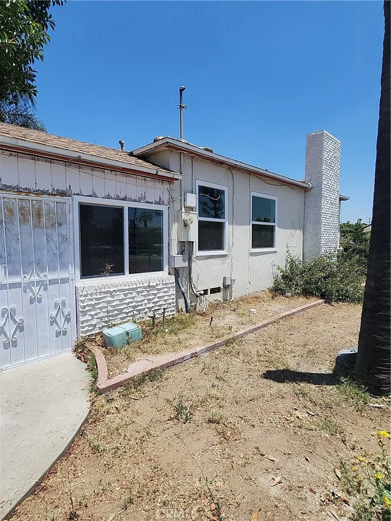 858 S Riverside, Rialto, CA 92376 — photo 2