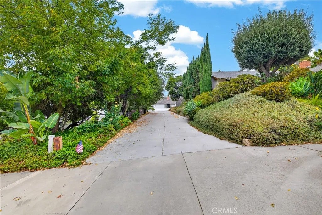23547 Decorah Road — photo