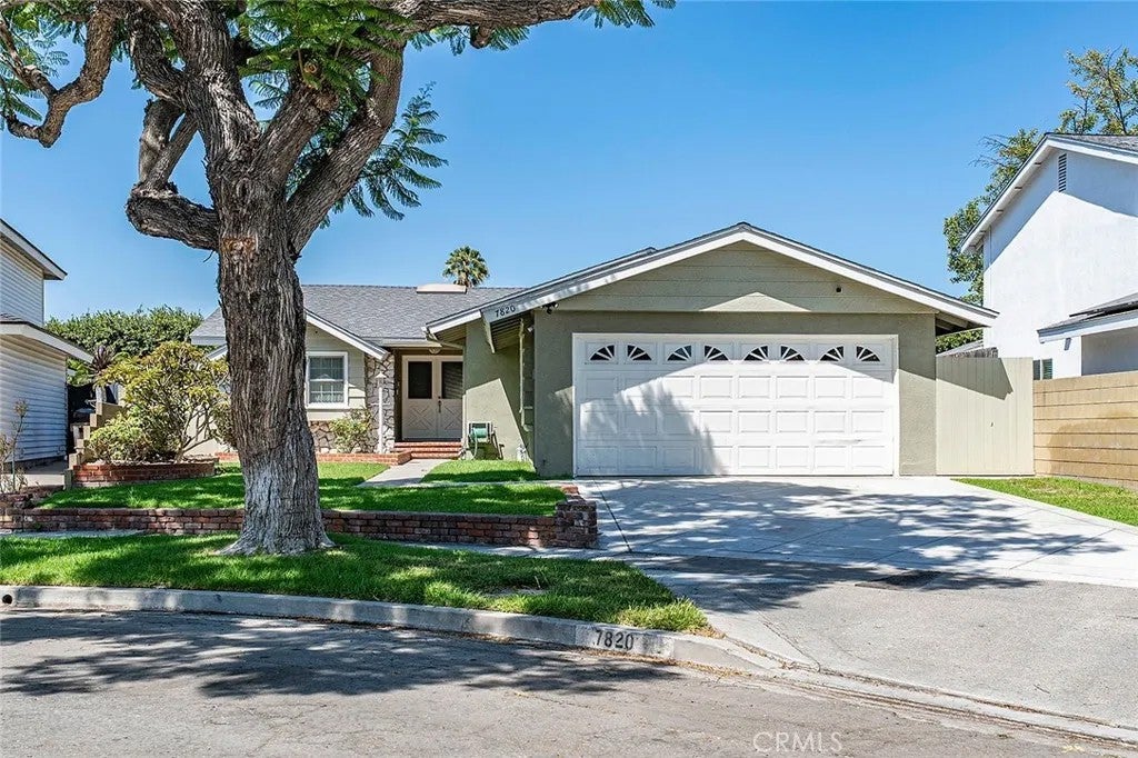 7820 E Ritchie Street — photo