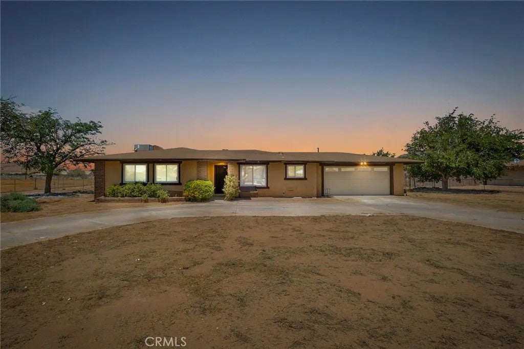 15420 Apache — photo
