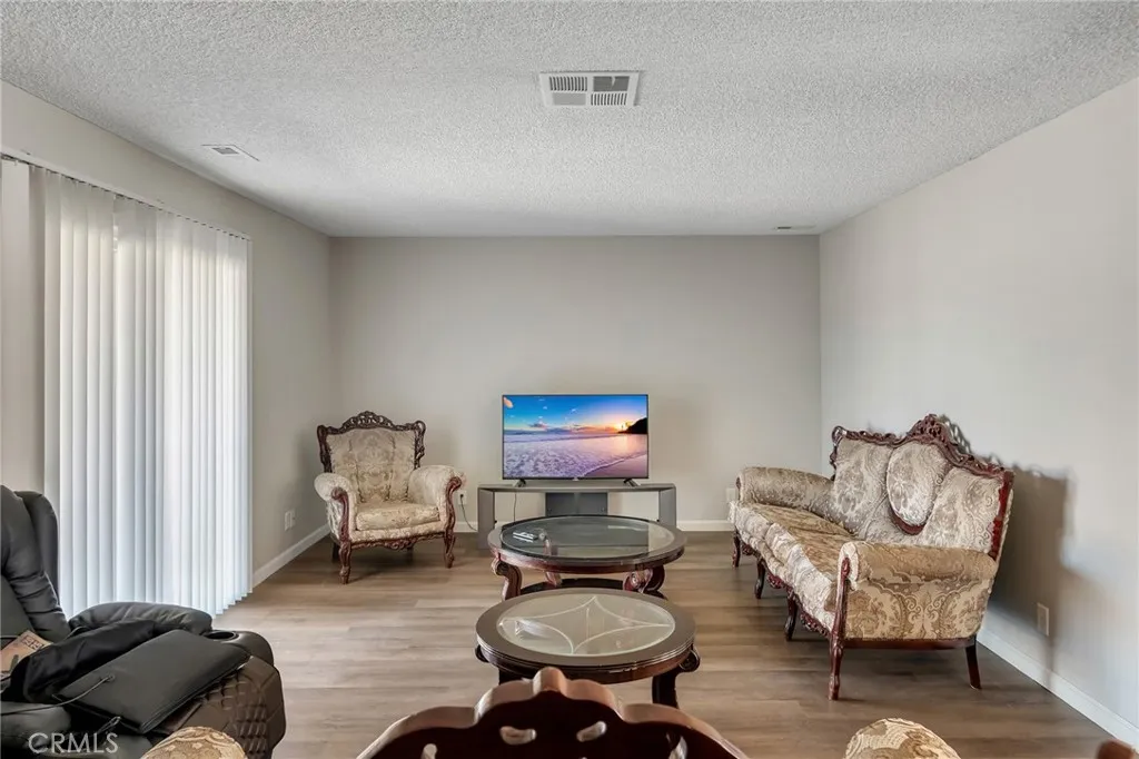 15420 Apache, Apple Valley, CA 92307 — photo 3