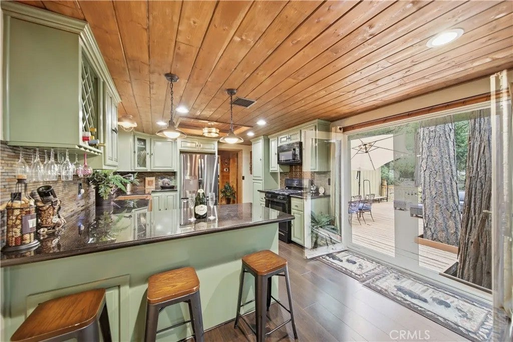 9160 Coffey — photo