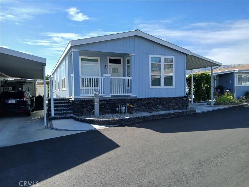 3530 Damien 62 — photo