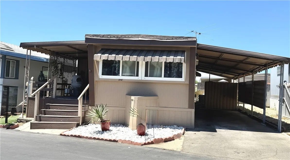 301 E Foothill Blvd 168 — photo