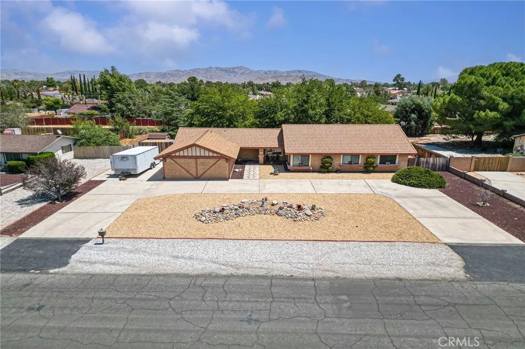 13275 Shawnee — photo