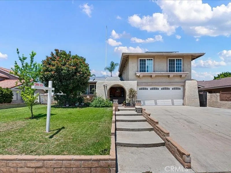 10306 Victoria Street — photo