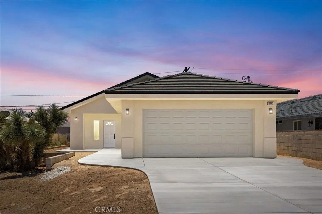 16443 Pine Street — photo