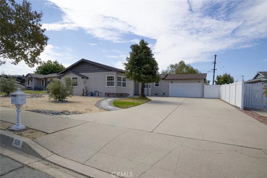 128 W Gaillard Street — photo