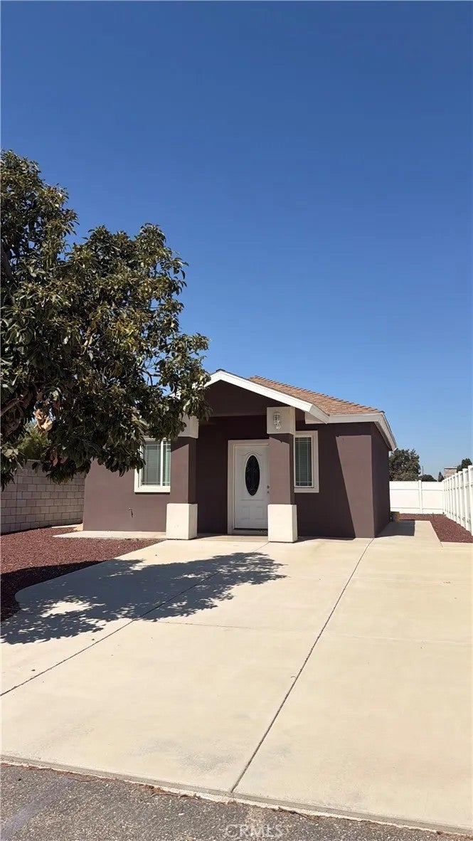 11088 Spruce Avenue — photo