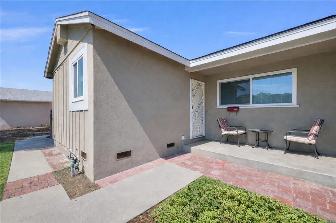 449 E Haltern, Glendora, CA 91740 — photo 2