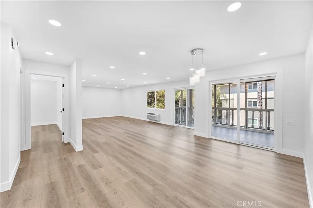 2405 Via Mariposa W Unit# 2C — photo