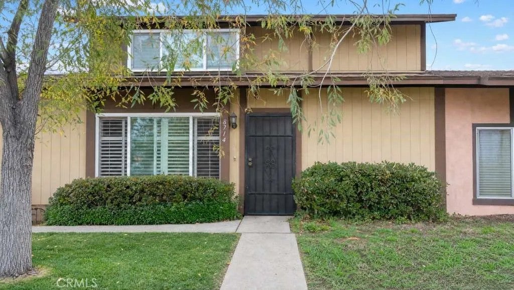 8714 Willis — photo